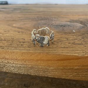 ❗️MOVING SALE❗️Elephant Ring